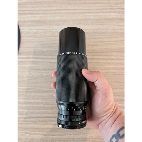 Canon FD 100-300mm f/5.6 Zoom Lens for AE-1 A-1 F-1 - Sharp Telephoto